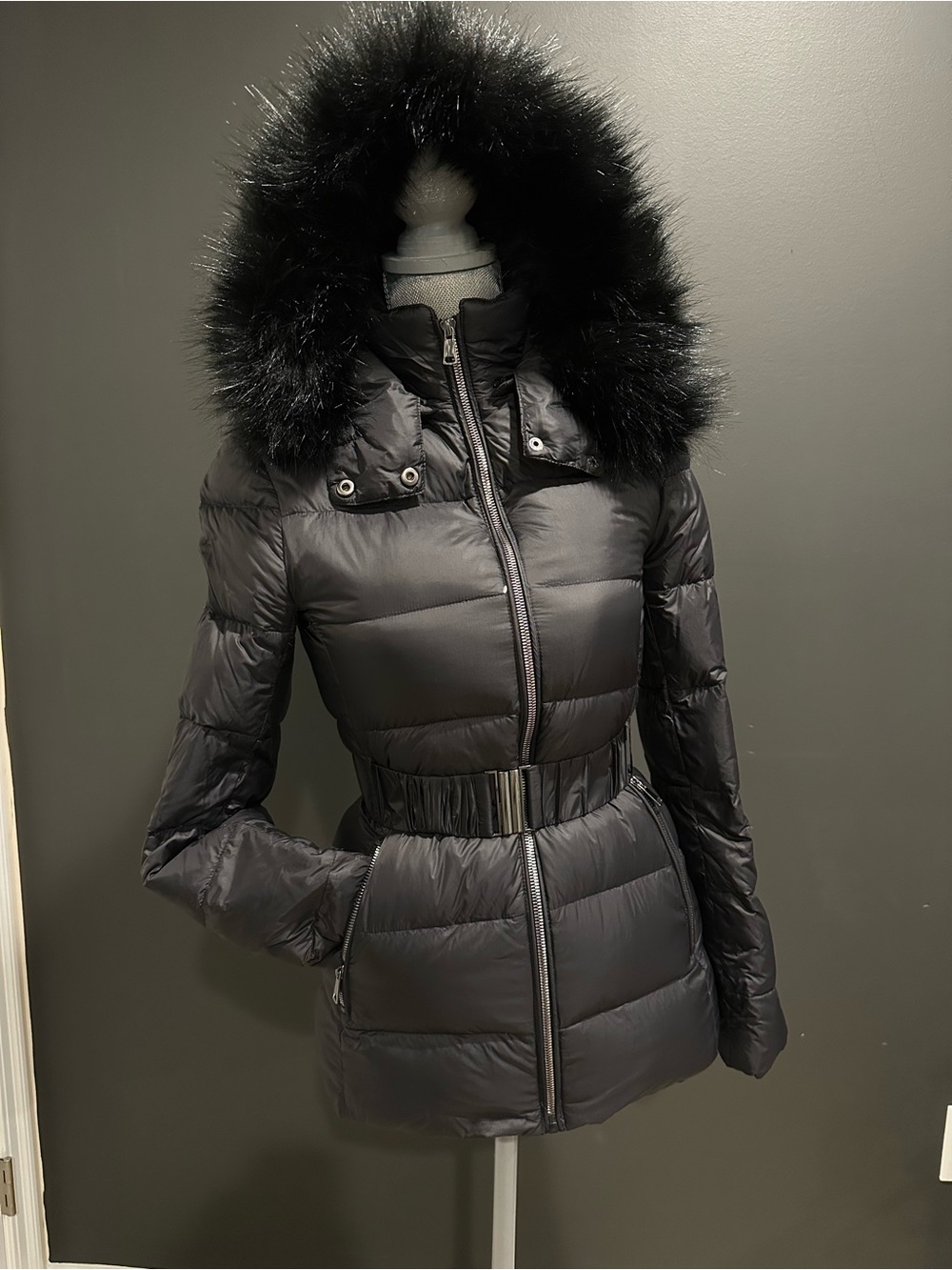 Zara Black Quilted Hooded Puffer Jacket with Belt and Faux Fur Trim